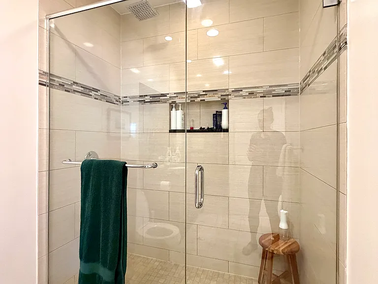 2431 N Albany Ave #1 — Photo 8