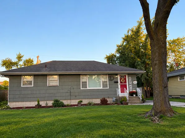 8042 Tapper Ave, Munster, IN 46321