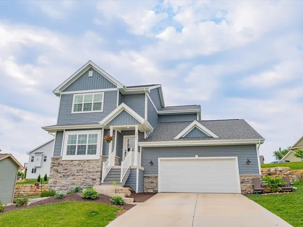 1301 Manor Dr, Mount Horeb, WI 53572