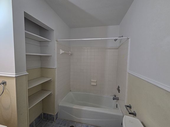 5th image of 504 E Duffy St #B
