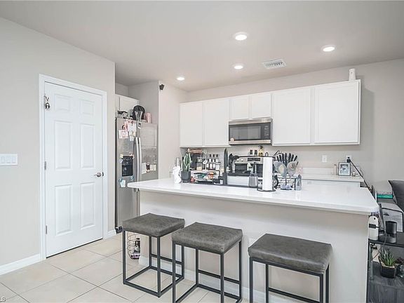 3rd image of 15342 Wildflower CIR