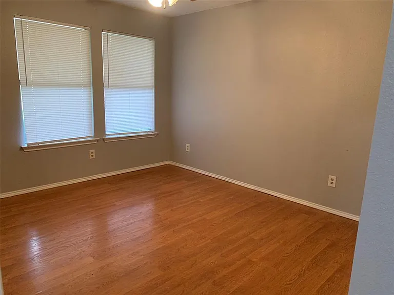 8232 Meadowbrook Dr — Photo 12
