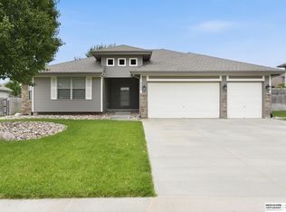 4602 S 198th St, Omaha, NE 68135