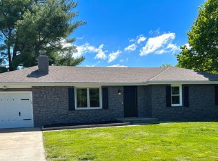 2211 Lockerbie Dr, Columbus, IN 47203