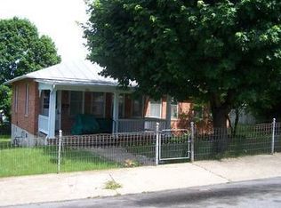 921 Robertson St, Staunton, VA 24401