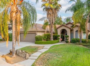 714 W Chennault Ave, Clovis, CA 93611