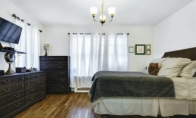 Rented by Compass | media 22