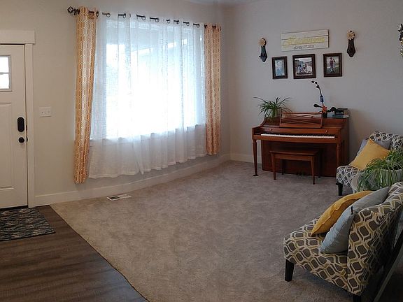 2nd image of 4041 Mountain Vista Ln