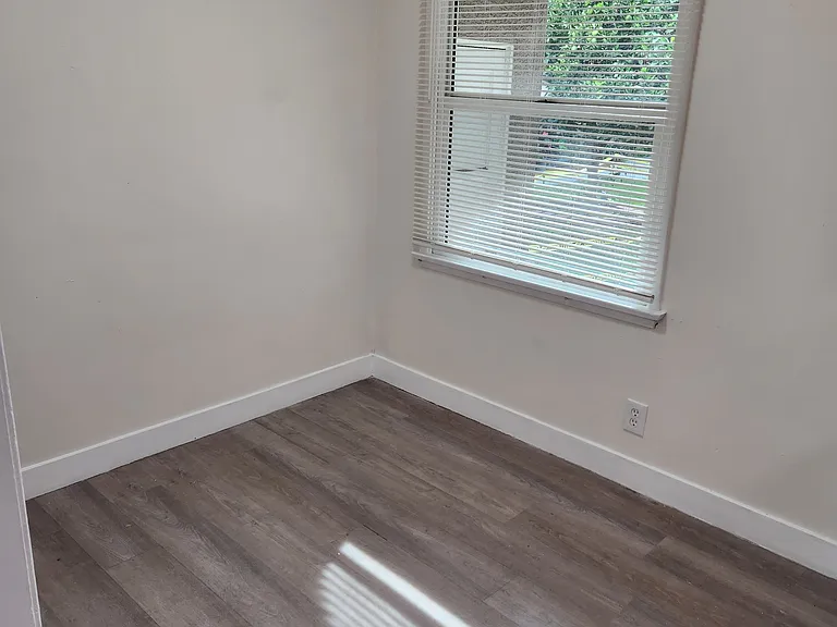 1885 Cedar Ave #1 — Photo 7