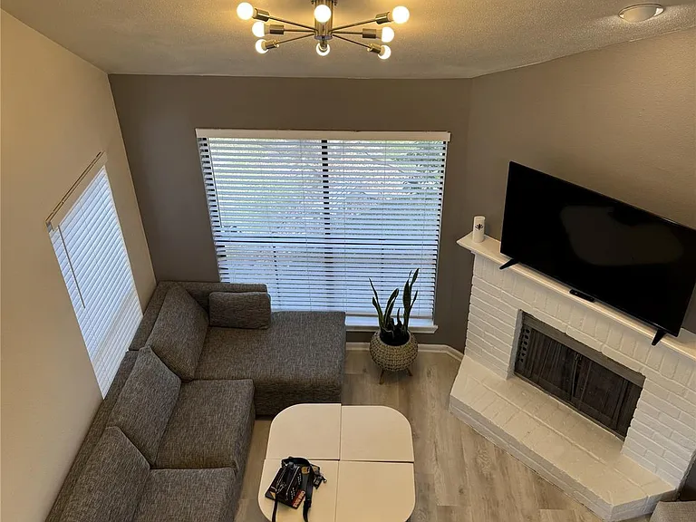 3130 Walnut Bend Ln #424 — Photo 4