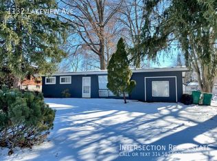 1132 Lakeview Ave, Saint Louis, MO 63138