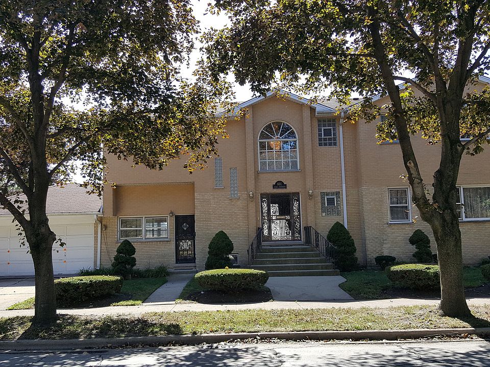 1st image of 601 S 14th Ave