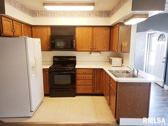4th image of 3302 N Harvard Ave