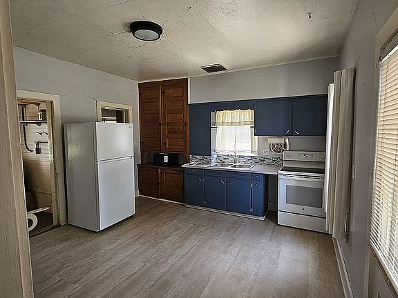 3rd image of 430 S Iowa St