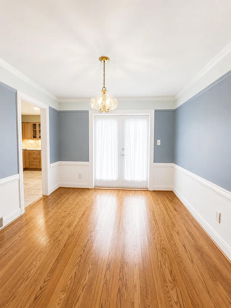 Charming St. Matthews Cape Cod with Finished Basement & Spacious Backyard — Photo 4