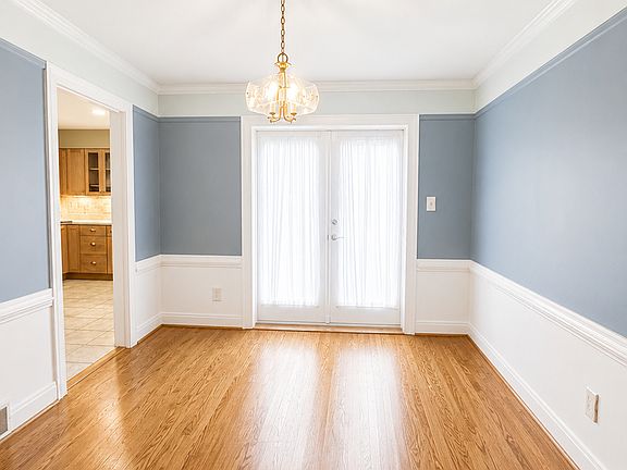 4th image of 414 Cornell Pl