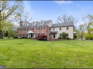 7 Greenbriar Ln, Paoli, PA 19301