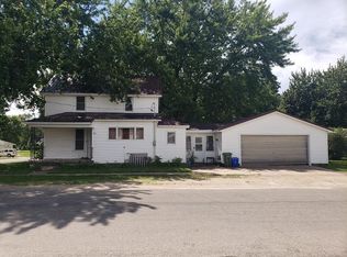 209 4th St, Elma, IA 50628