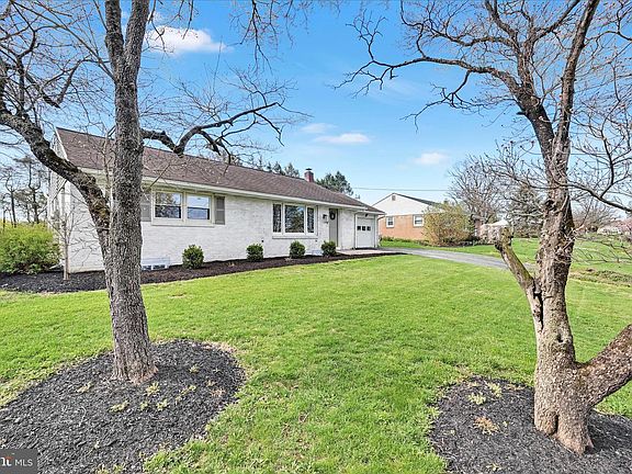 3rd image of 332 Owl Hill Rd