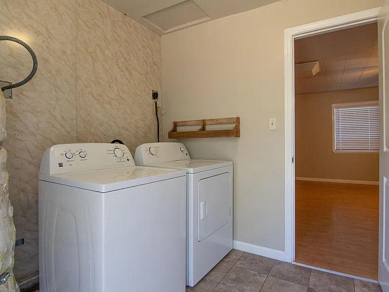 18623 Oasis Rd — Photo 27