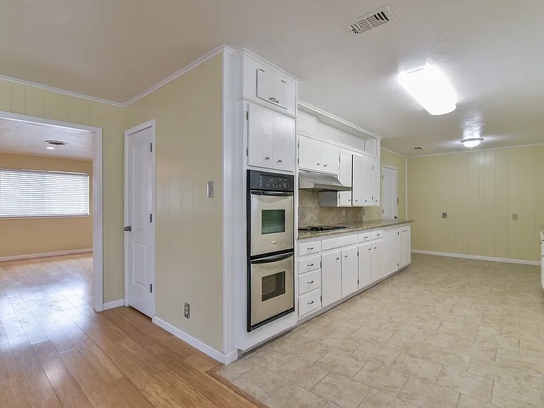 7233 Overhill Rd — Photo 15