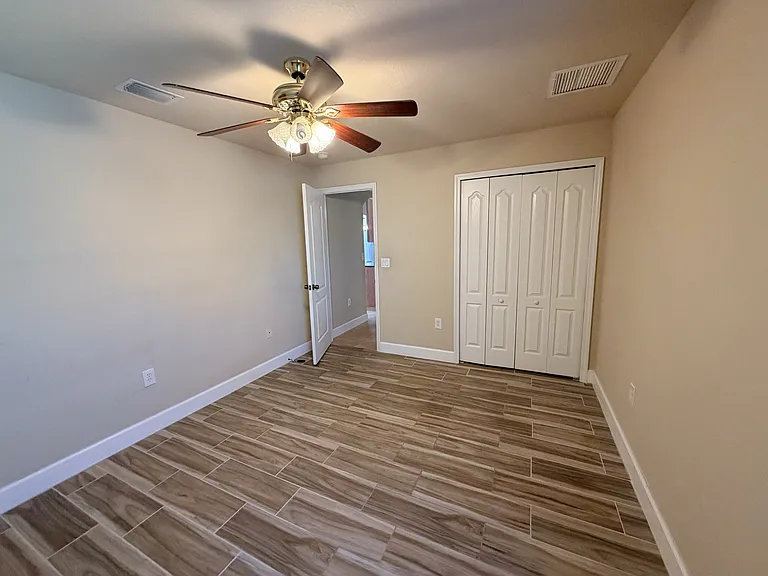 2110 SW 38th Ter — Photo 20