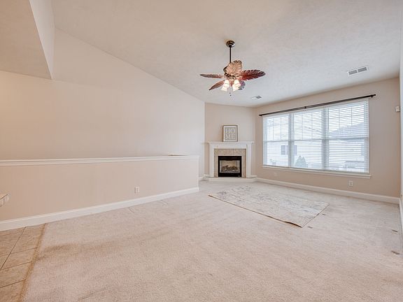 2nd image of 227 Adams Pointe Blvd Unit 3