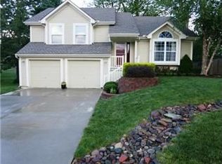 1524 NE Tawny Dr, Lees Summit, MO 64086