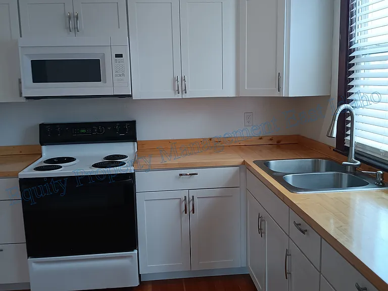 416 W Lewis St #114 — Photo 5