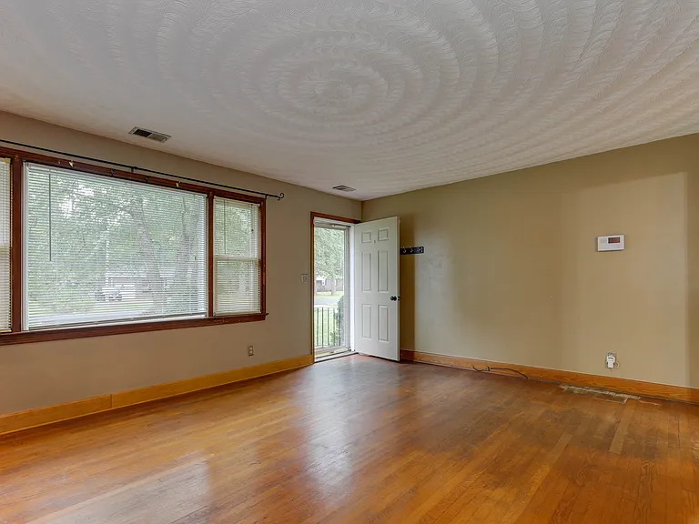 128 Mann Dr #1 — Photo 2