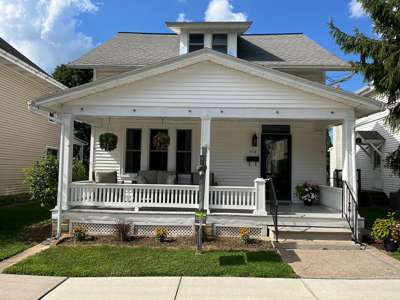 3 bed, 1.5 bath, 1210 sqft, $2,100 — Photo 1