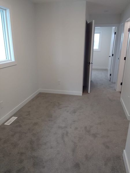 Edmonton Apartment for rent - 3 Bedrooms — photo 2