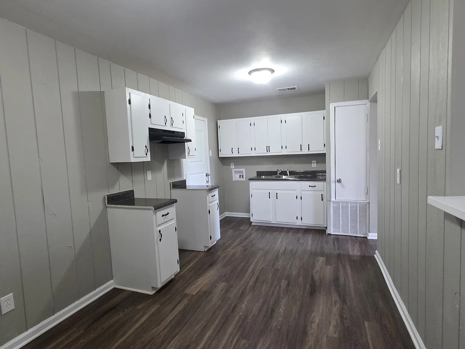 Charming 3-Bed, 1-Bath Home!! — Photo 4