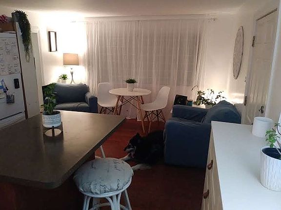 Kitchen, eating/sitting area