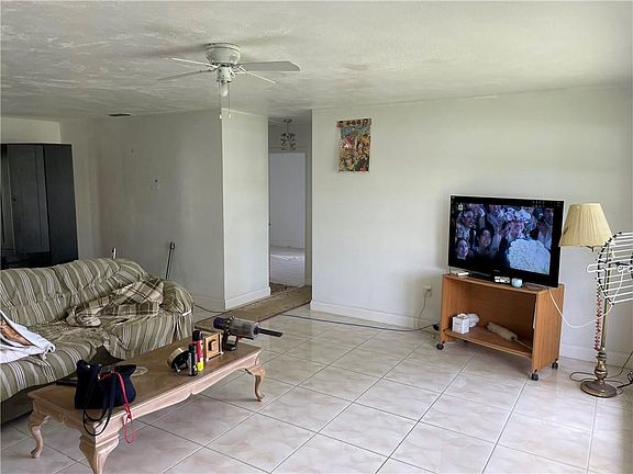 3rd image of 4801 NW 2nd Place