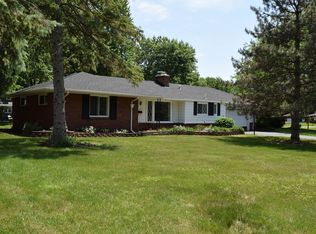 5942 Angleview Dr, Sylvania, OH 43560