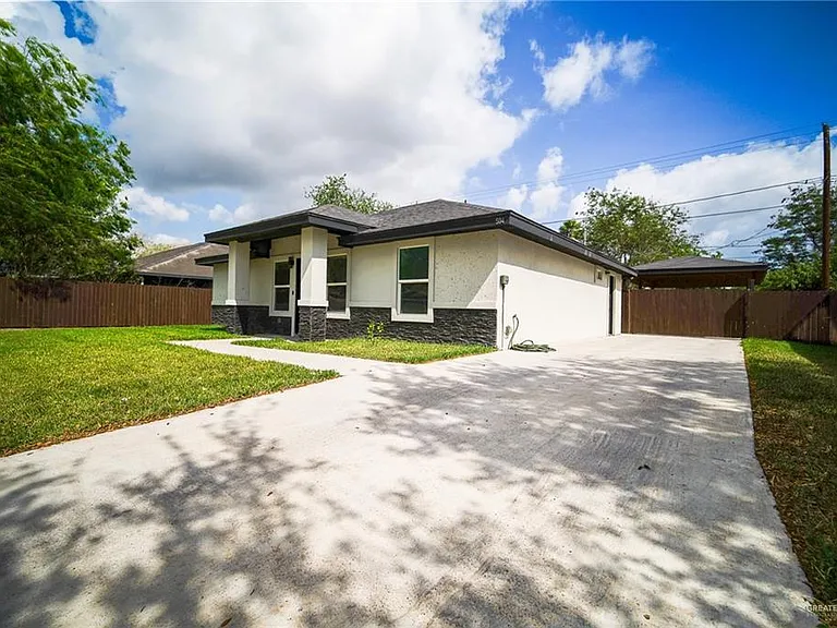 504 San Antonio Cir — Photo 2