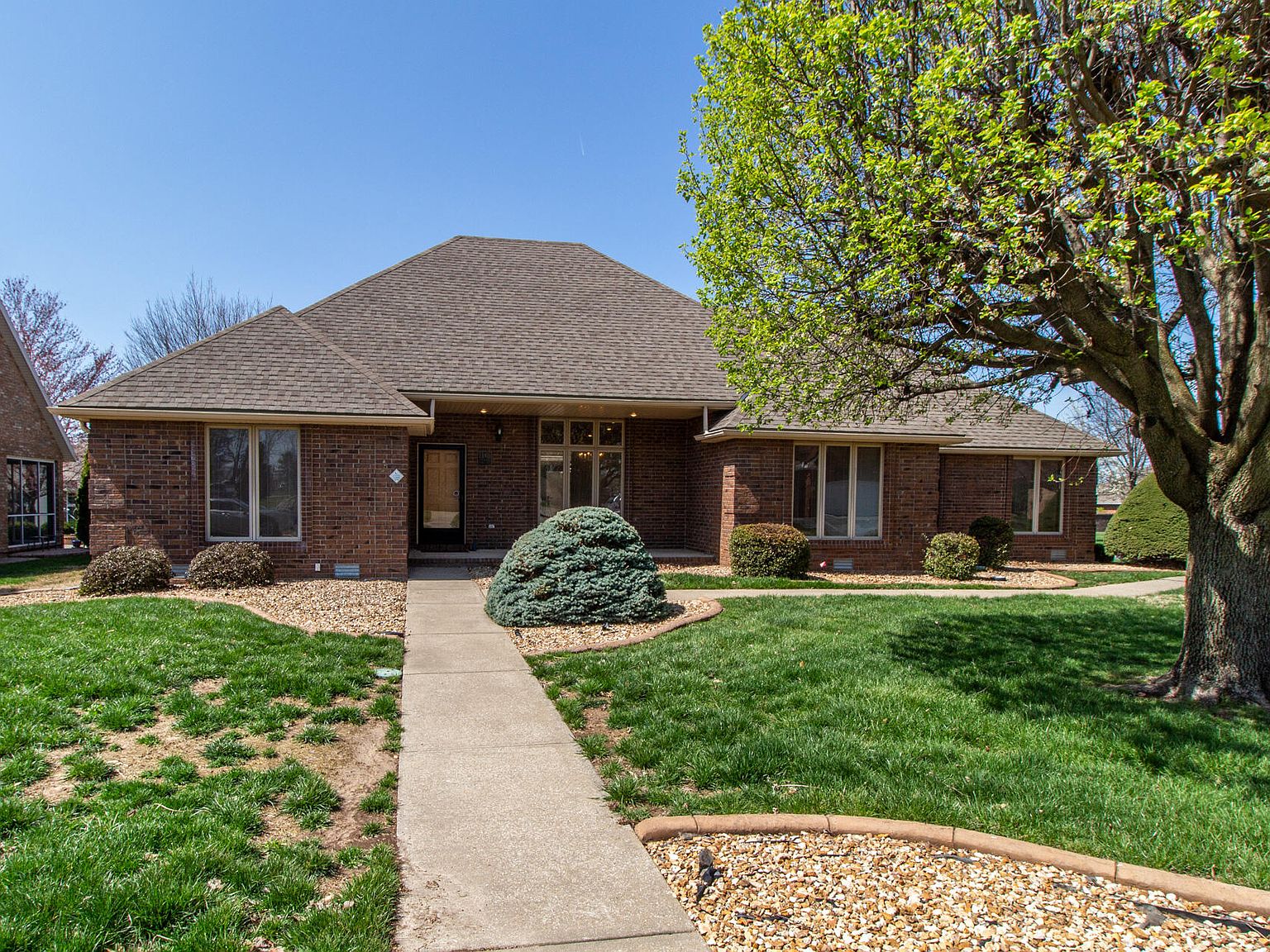 1165 N New Castle Ave, Springfield, MO 65802 Zillow