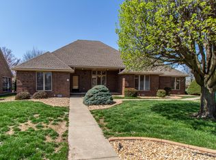 1165 N New Castle Ave, Springfield, MO 65802
