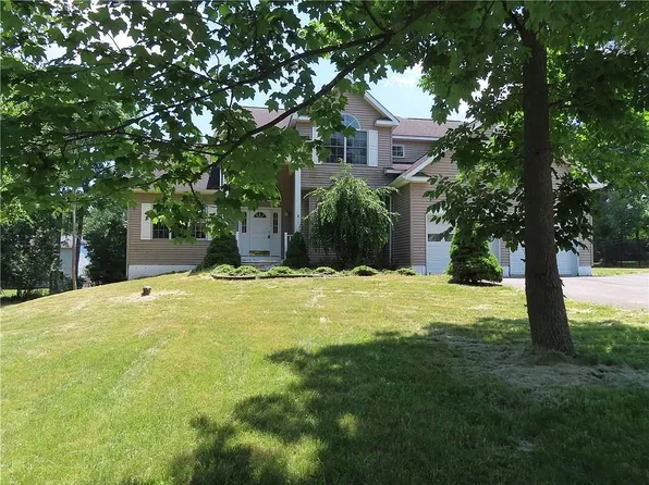 8 Corrine Ct, Monroe, NY 10950