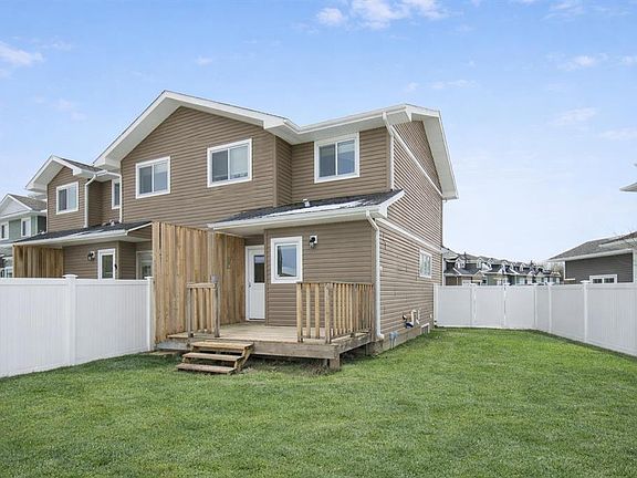 3rd image of 7 S Rowberry Ct