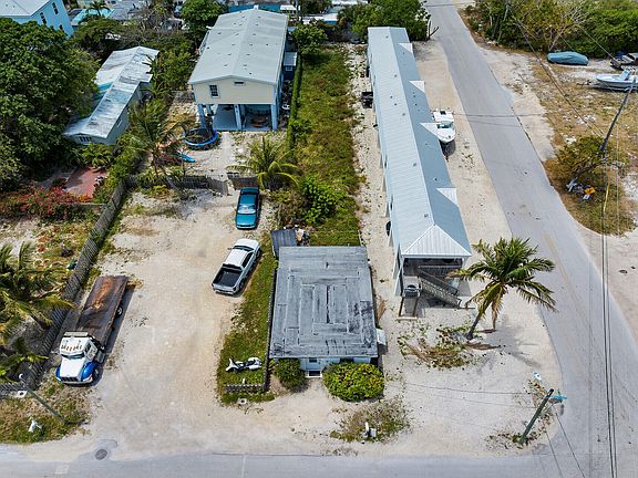 3rd image of 245 41st St