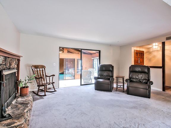4th image of 2534 Downing Ave