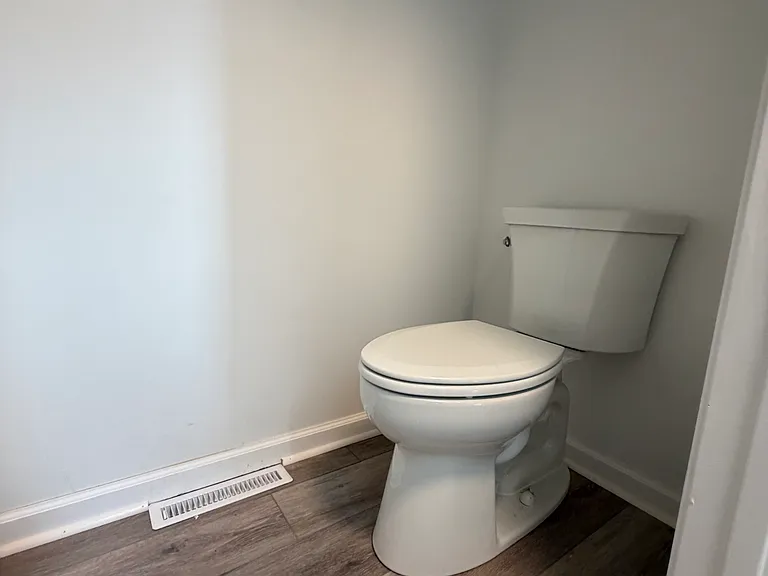 121 Westover Dr — Photo 7