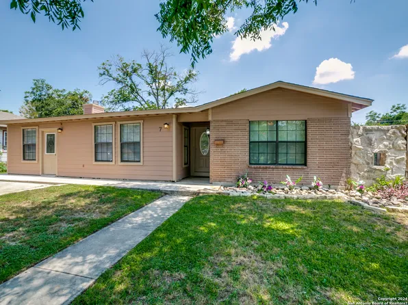 7 Rosemont Dr, San Antonio, TX 78201