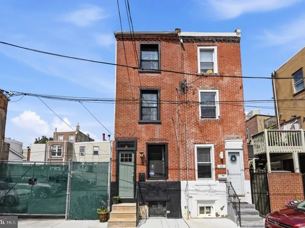 113 Titan St, Philadelphia, PA 19147