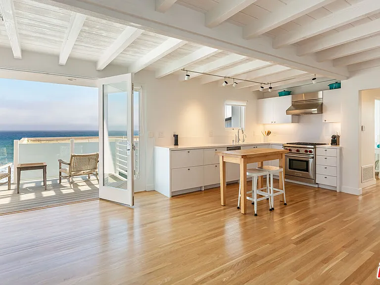 25212 Malibu Rd — Photo 37