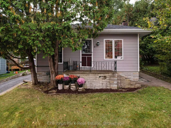 3 Cora St E, Huntsville, ON P1H 1T5