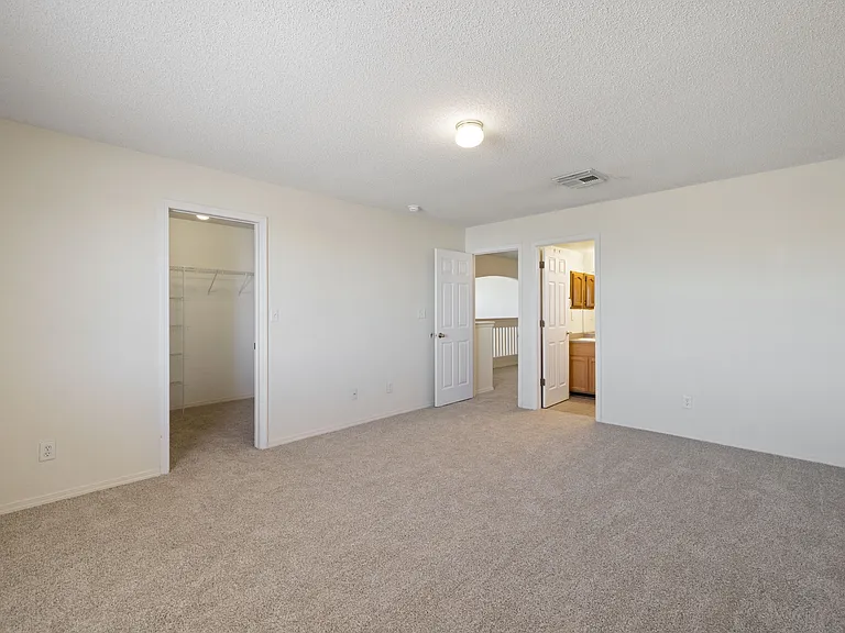 2987 Tierra Cortez Ave #B — Photo 23