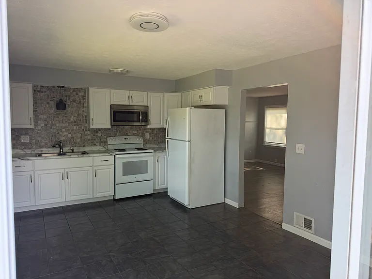3645 E River Rd #2 — Photo 1